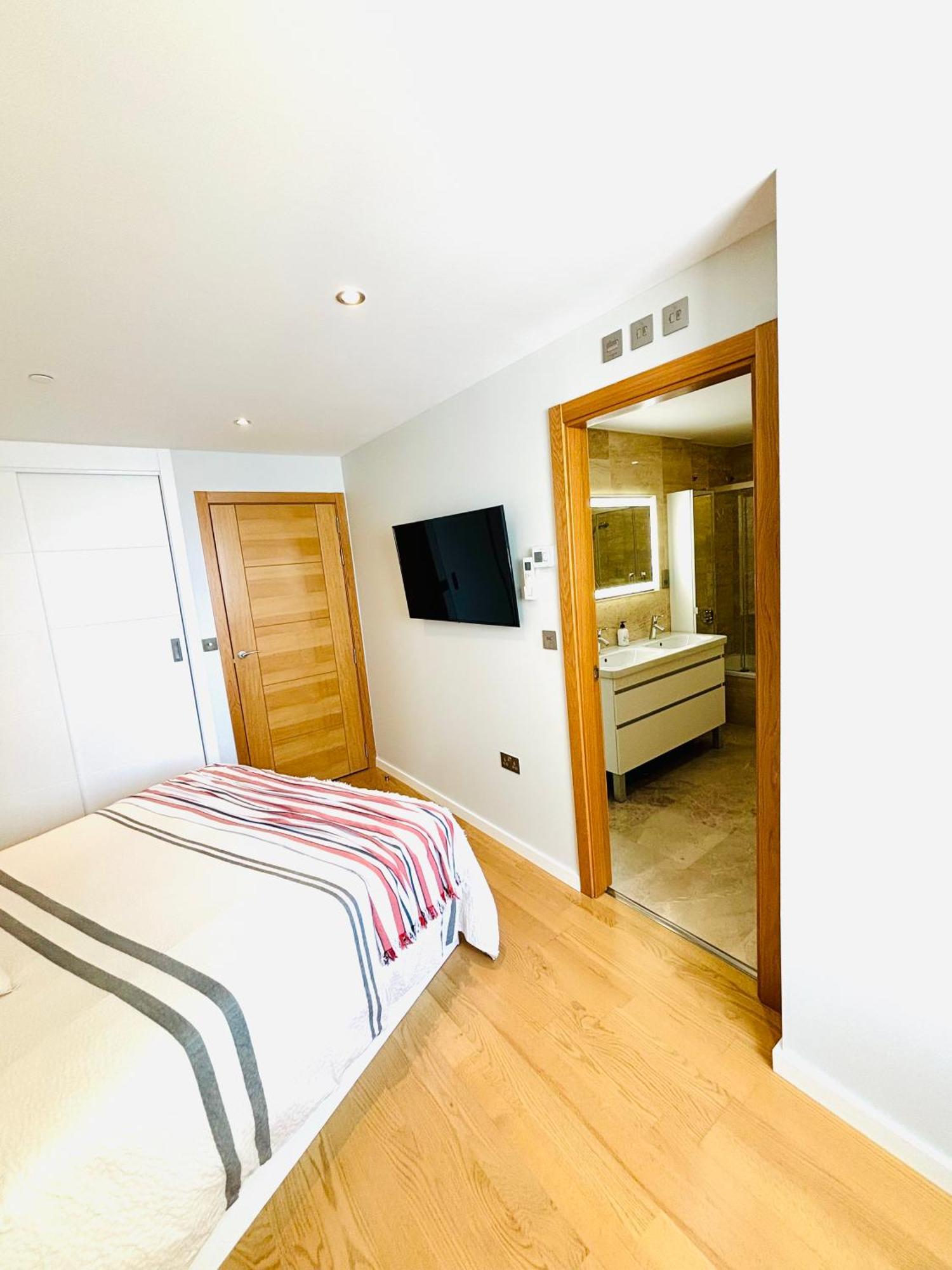 Ocean Village High Floor Luxury Modern Apartment Γιβραλτάρ Εξωτερικό φωτογραφία