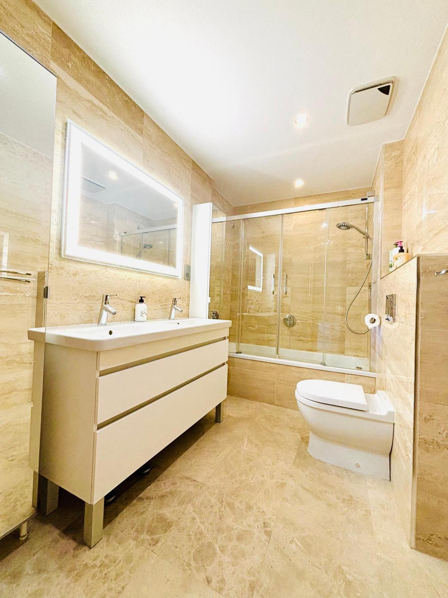 Ocean Village High Floor Luxury Modern Apartment Γιβραλτάρ Εξωτερικό φωτογραφία